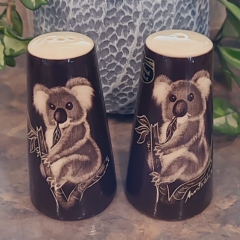 THE LITTLE SYDNEY POTTERY VINTAGE HAND PAINTED Koala Salt and Pepper S…